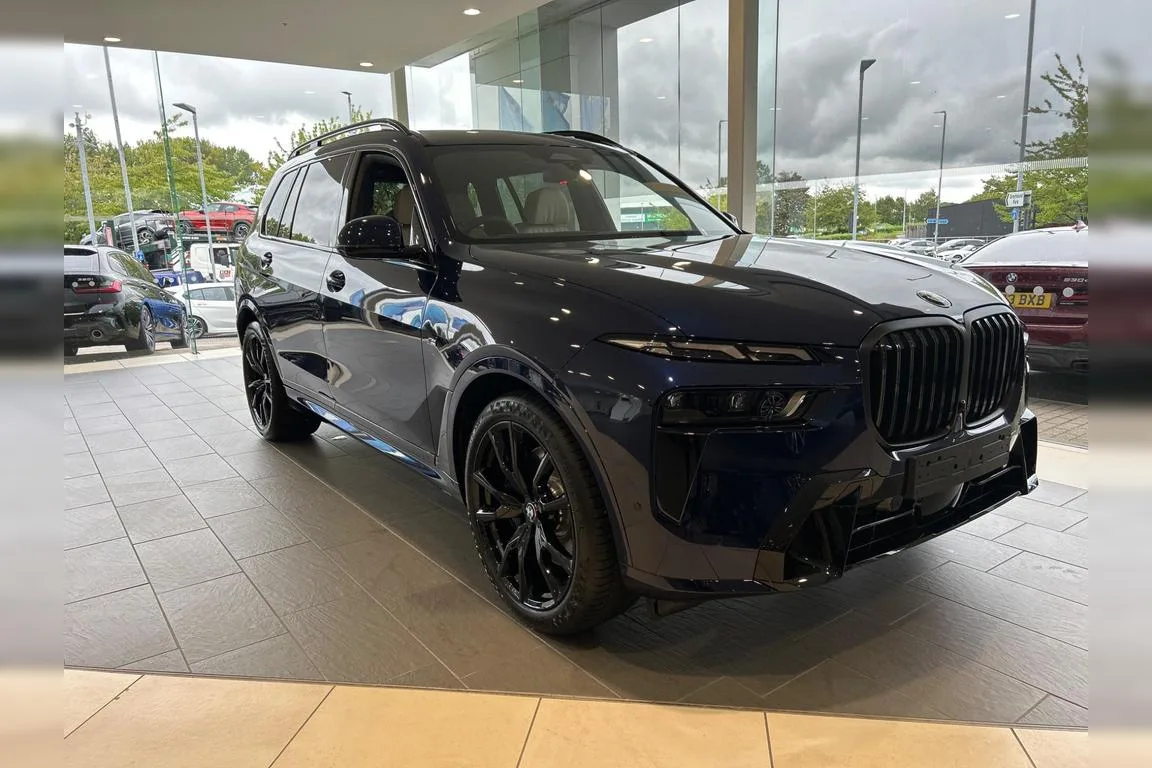 BMW X7 40i MHT 2024