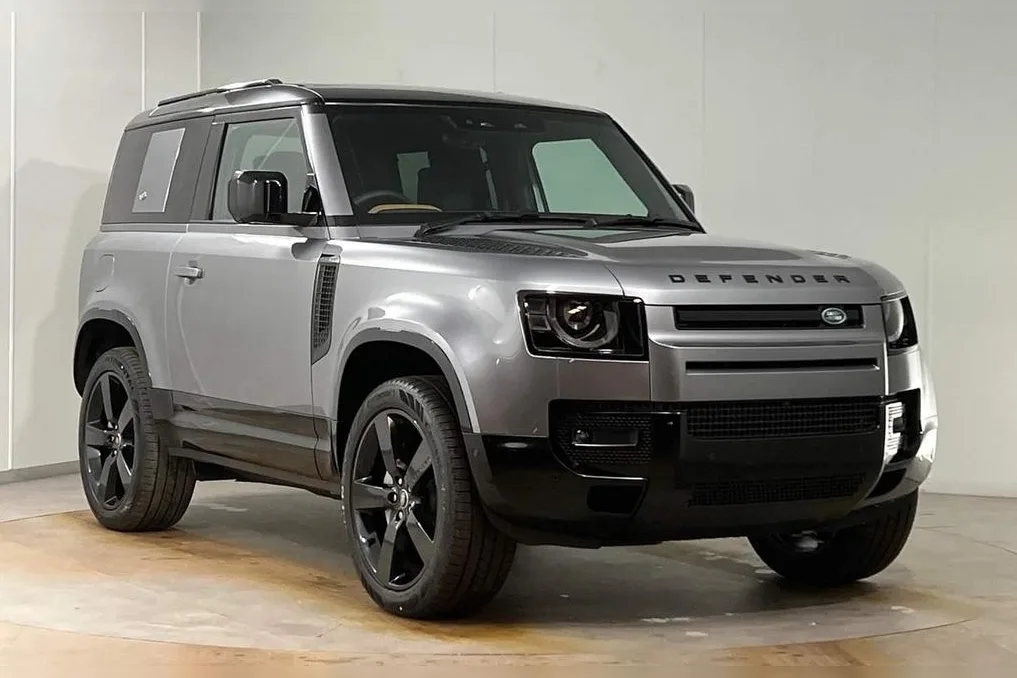 Land Rover Defender 90 D300 X-Dynamic HSE 2024