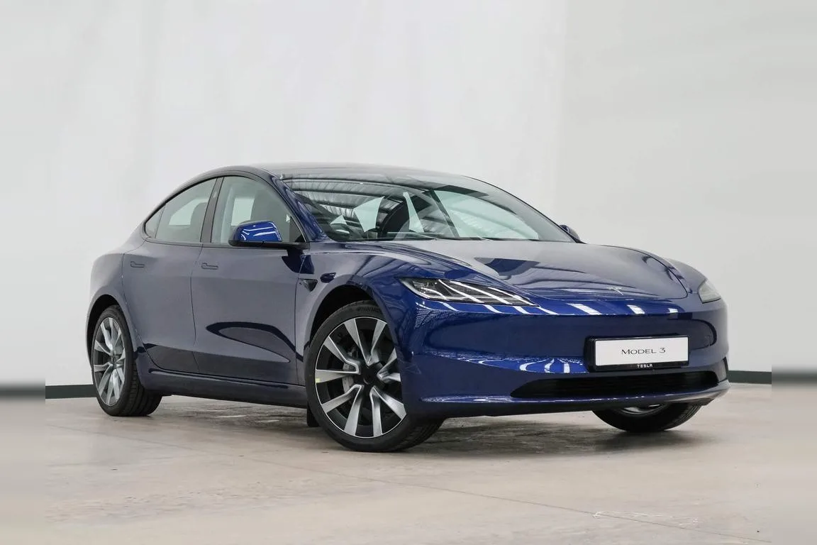 Tesla Model 3 2024